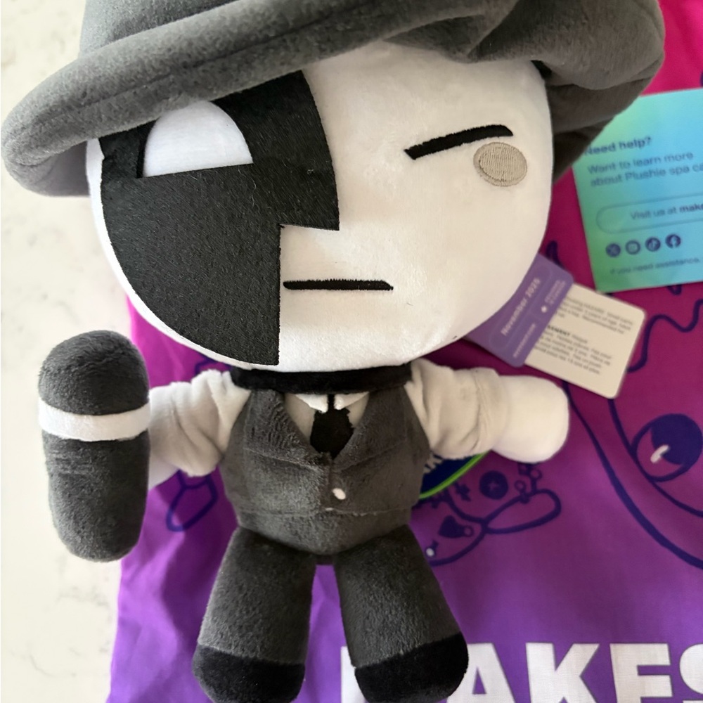 Makeship Plushie - Artful 1.0 - NWT - Authentic
